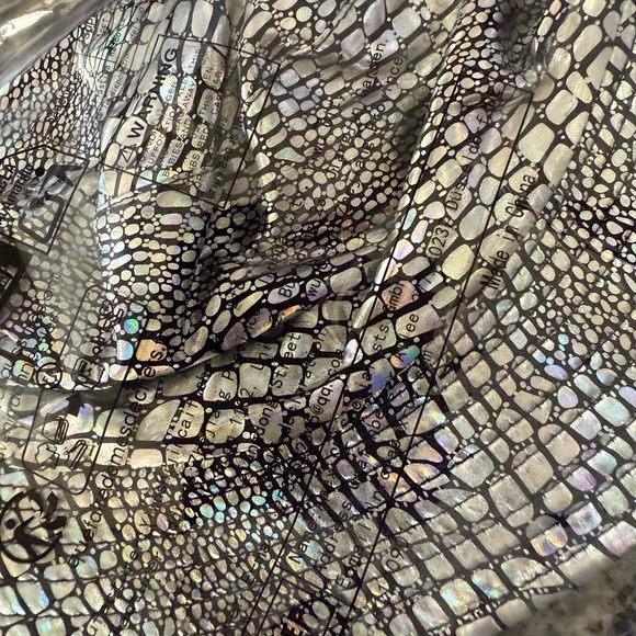 Holographic Snakeskin Bucket Hat - Picture 7 of 7